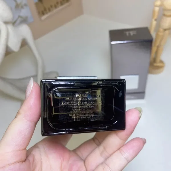 TF Tom Ford Oud Wood Parfum Alloy Standard Unisex Perfume 100ml - Image 5