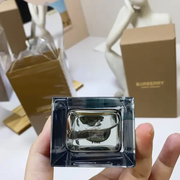 Burberry 100ml  (2) - Image 3