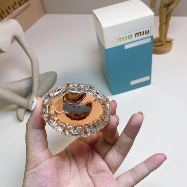 MiuMiu Women 100ml  (7) - Image 5