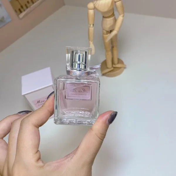 Dior Floral Sweetheart Classic Women's perfume 30ml - Image 5