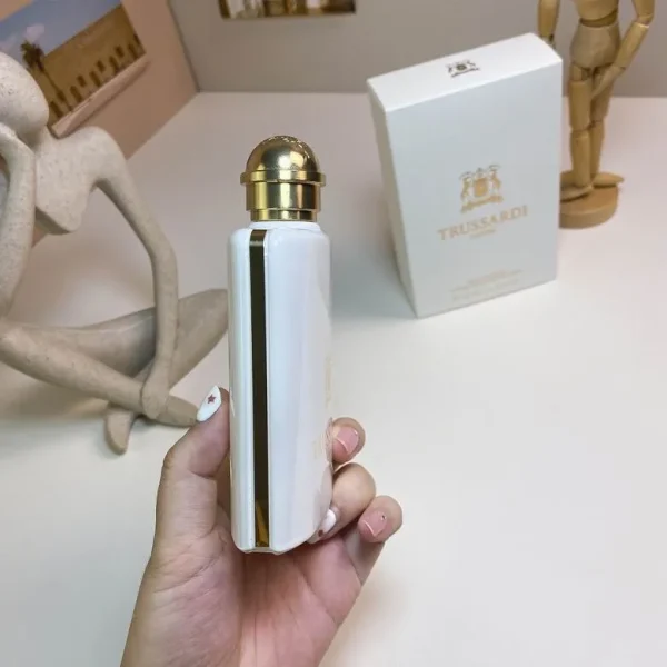 Trussardi Women 100ml  (5) - Image 4
