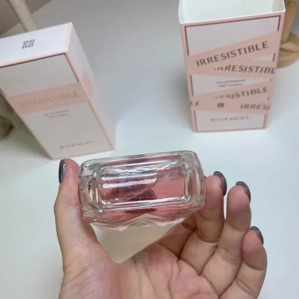Givenchy 80ml  (1) - Image 4
