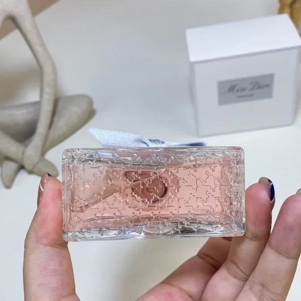 Miss Dior Floral Sweetheart perfume 100ml - Image 4