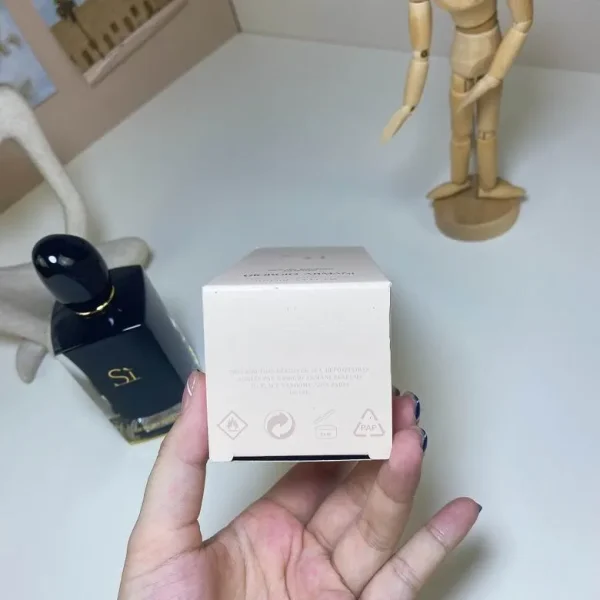 Armani Women 100ml  (5) - Image 3