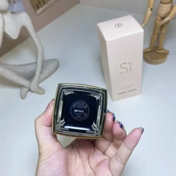 Armani Women 100ml  (5) - Image 5