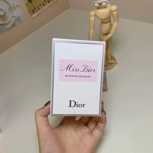 Miss Dior Dior Floral Sweetheart Women's eau de toilette 100ml - Image 3