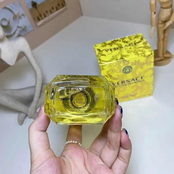 Versace Yellow Diamond EDP 90ml - Image 3