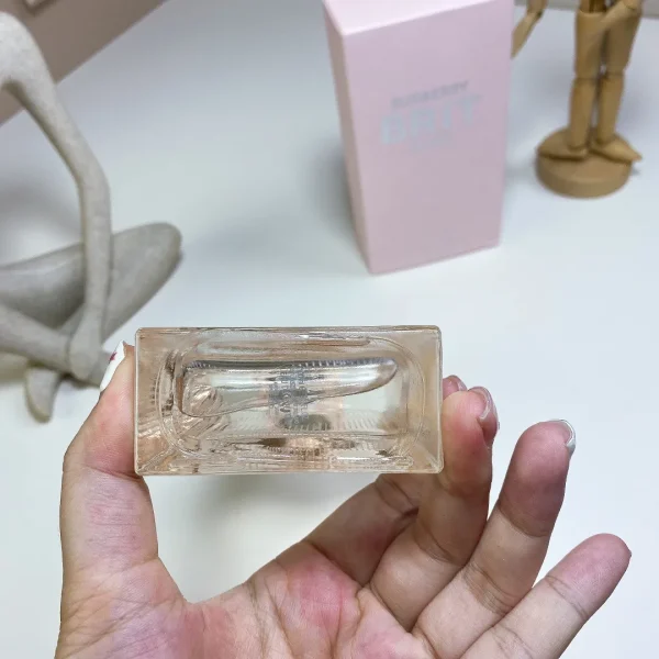 Burberry Women 100ml  (2) - Image 3