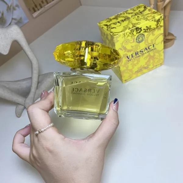 Versace Yellow Diamond EDP 90ml - Image 2
