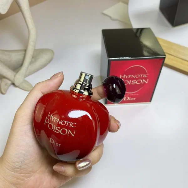 Dior's enchanting flower Red Poison Lady eau de toilette 100ml - Image 3